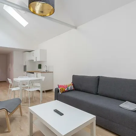 ❁ Modern And Bright Studio For 4 People ❁ Appartement Villeurbanne