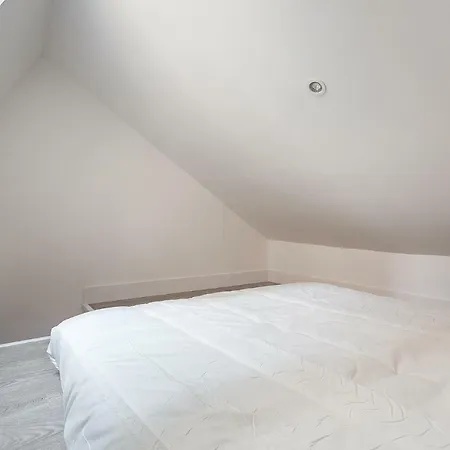 ❁ Modern And Bright Studio For 4 People ❁