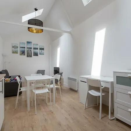 ❁ Modern And Bright Studio For 4 People ❁ * Villeurbanne