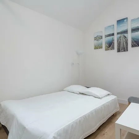 ❁ Modern And Bright Studio For 4 People ❁ * Villeurbanne