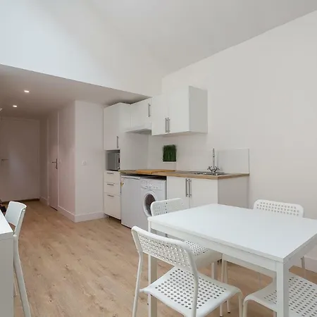 Appartement ❁ Modern And Bright Studio For 4 People ❁ Villeurbanne